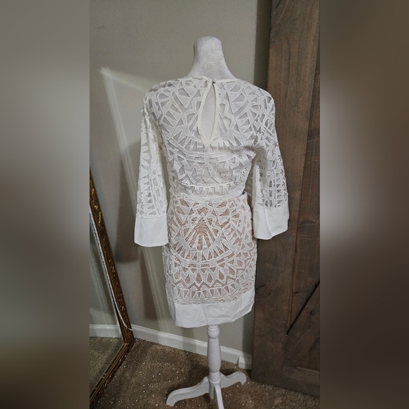 L’ATISTE White Lace Two-Piece Set – Crop Top & Mini Skirt. Size Medium - Picture 13 of 16